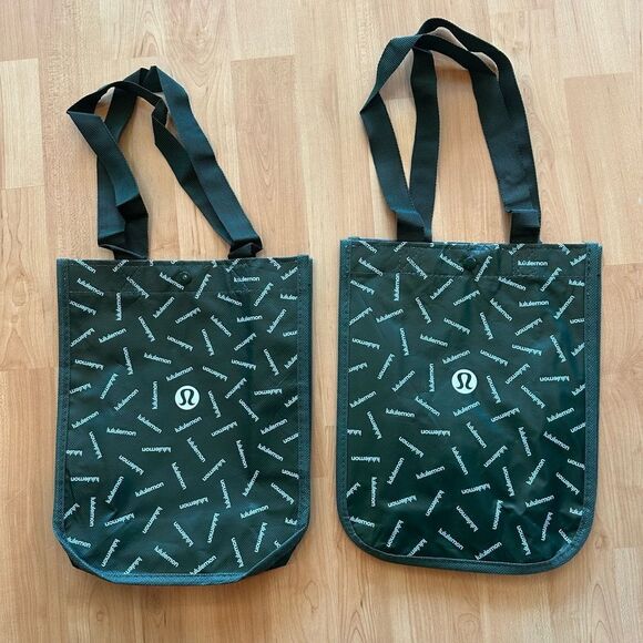 Bundle 2 Small Lululemon Reusable Shopping Gift Bag Totes Holiday Green - Picture 1 of 3